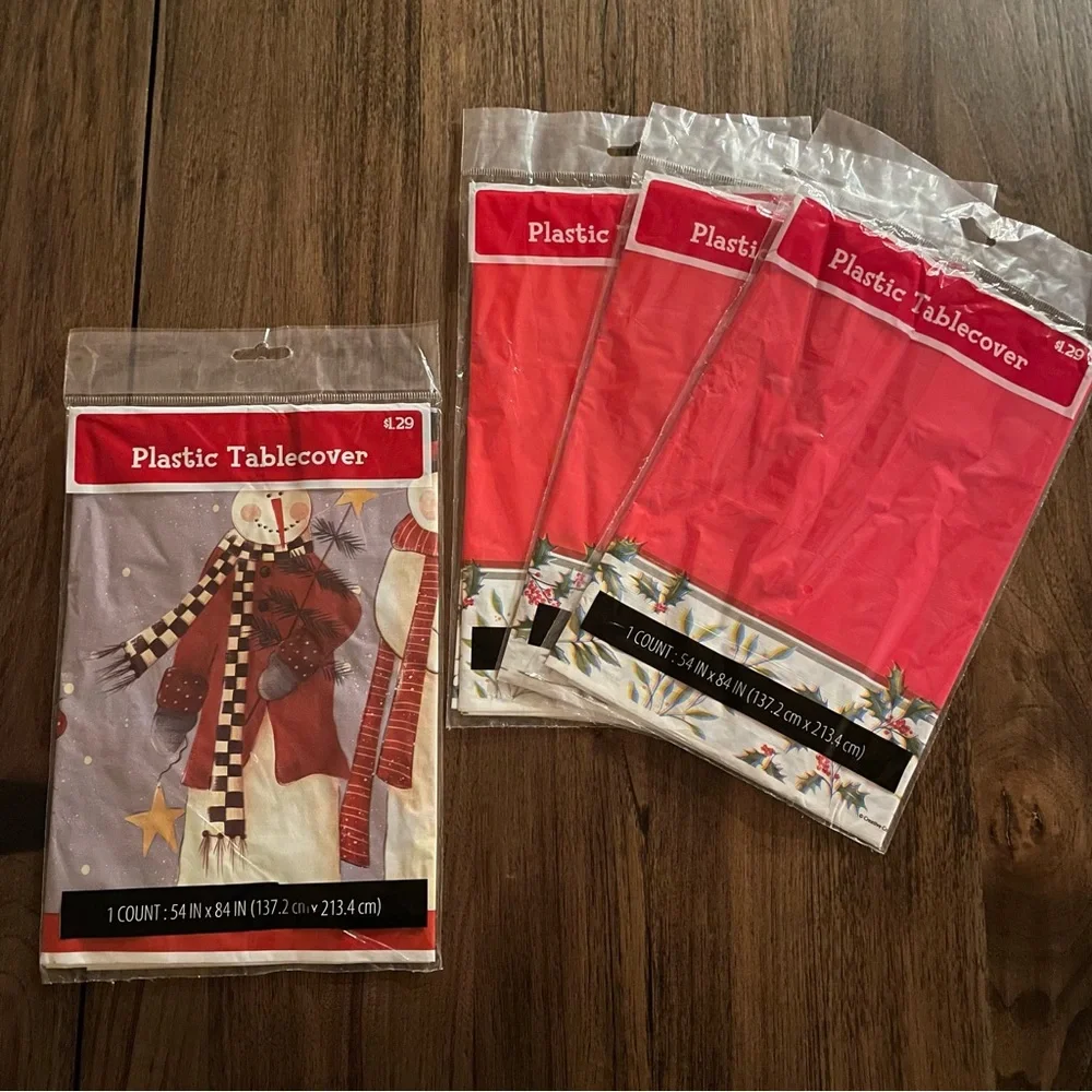 ⭐️FWP Holiday Tablecovers - Plastic - set of 4 - NWT